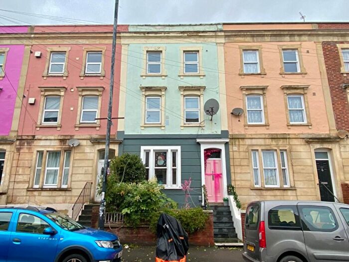 2 Bedroom Flat For Sale In City Road, Bristol, BS2