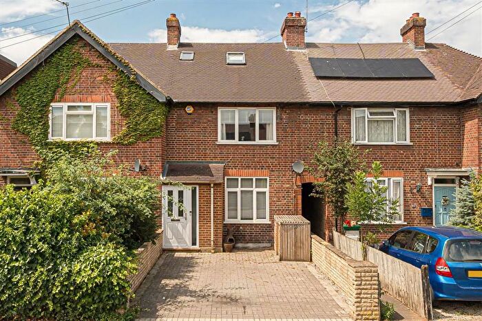 3 Bedroom Property For Sale In Strathmore Road, Teddington, TW11