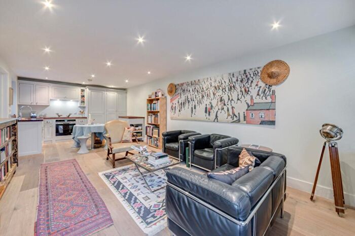 2 Bedroom Flat For Sale In Whittlebury Mews East, Chalk Farm, NW1