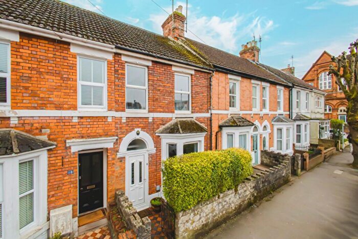 3 Bedroom Terraced House For Sale In Lethbridge Road, Swindon, Wiltshire, SN1