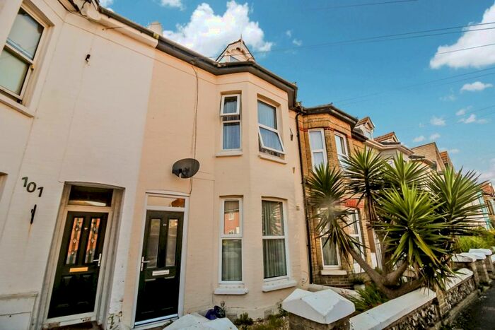 Flat To Rent In Bayford Road, Littlehampton, West Sussex, BN17