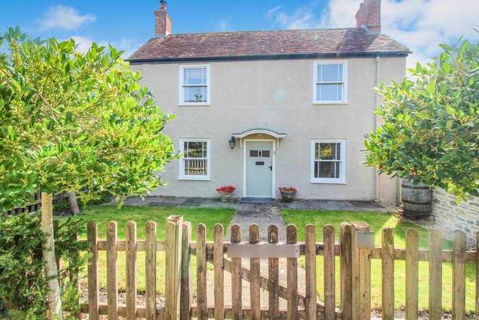 3 Bedroom Detached House To Rent In Summerfields, Henstridge, Templecombe, Somerset, BA8