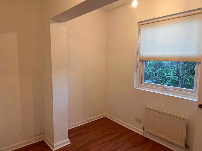 1 Bedroom Flat To Rent In Dagnall Park, South Norwood/Selhurst, SE25