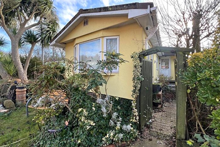 1 Bedroom Park Home For Sale In Cliffdale Gardens, Cosham, Portsmouth, Hampshire, PO6