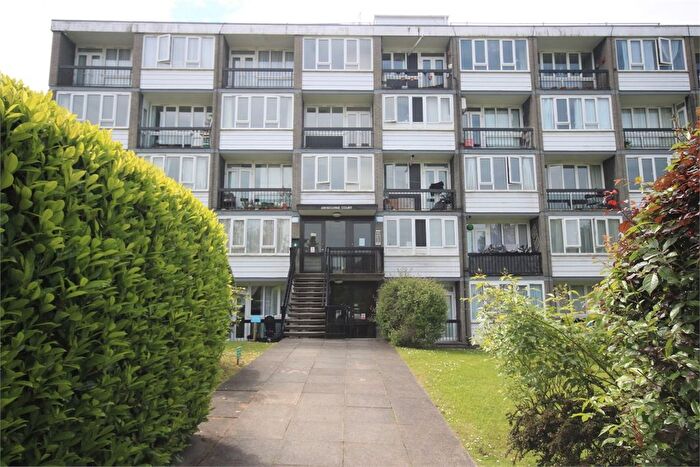 2 Bedroom Flat To Rent In Ashbourne Court, Ashbourne Close, Woodside Park, N12