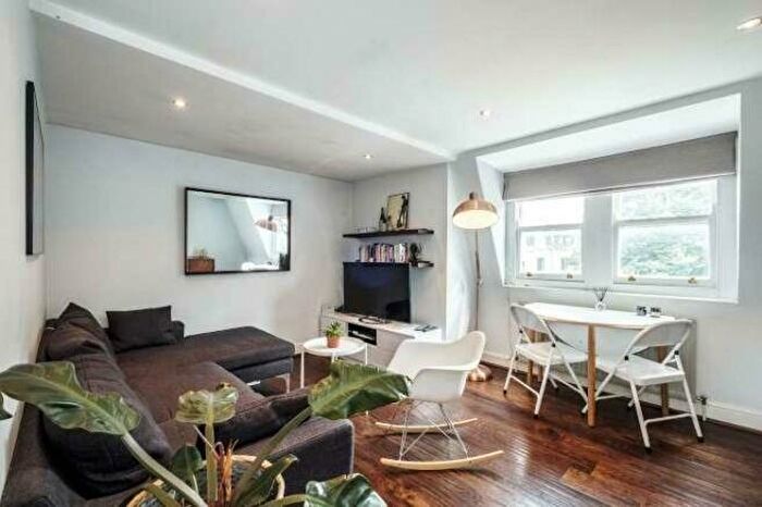 2 Bedroom Flat To Rent In Upper Street, London, N1