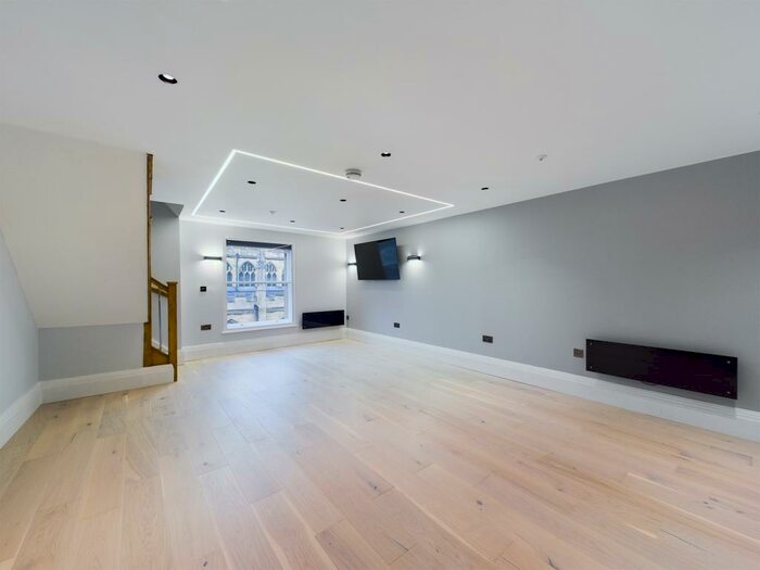 2 Bedroom Apartment To Rent In Bolsover, Kings Buildings, HU1