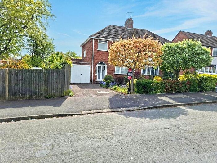3 Bedroom Semi-Detached House For Sale In Wimbourne Road, Sutton Coldfield, B76