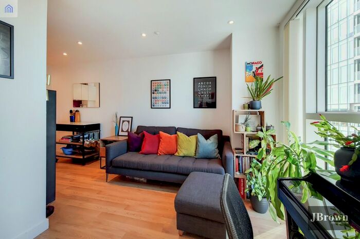 1 Bedroom Flat To Rent In Residence Tower, Woodberry Grove, London, N4