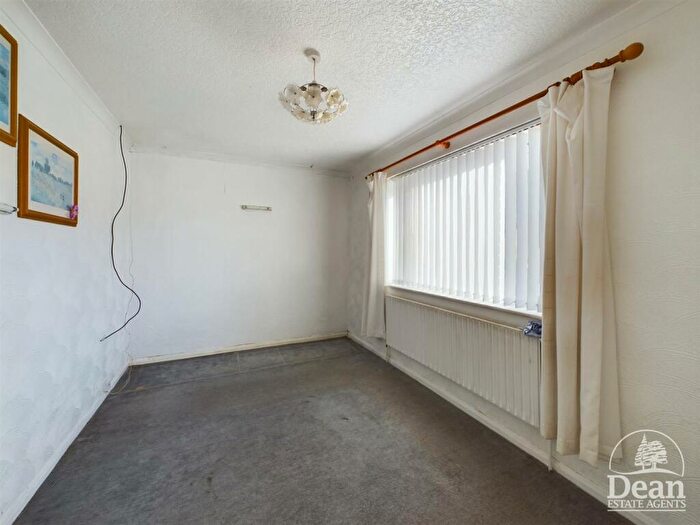 2 Bedroom Detached Bungalow For Sale In Woodside Street, Cinderford, GL14