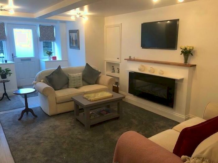 2 Bedroom Apartment To Rent In Harlow Moor Drive, Harrogate, HG2