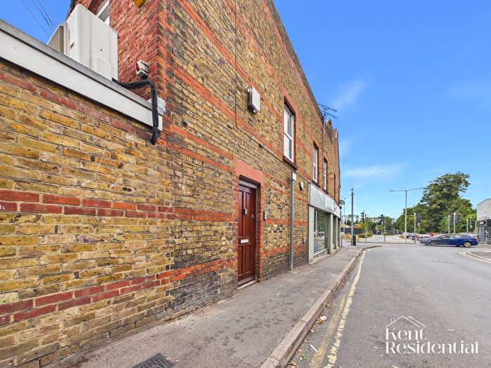 1 Bedroom Flat To Rent In West Street, Sittingbourne, ME10