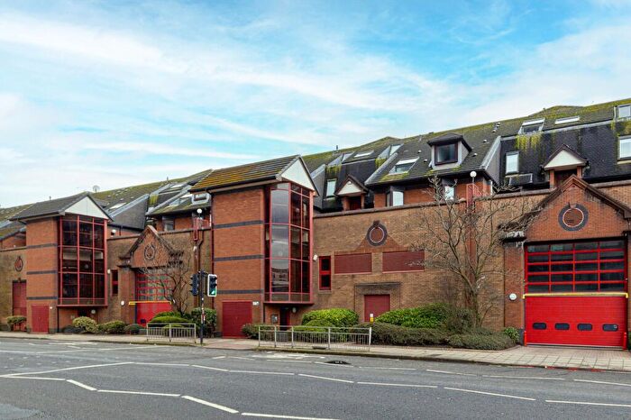 2 Bedroom Apartment For Sale In Lancefield Quay, Finnieston, G3