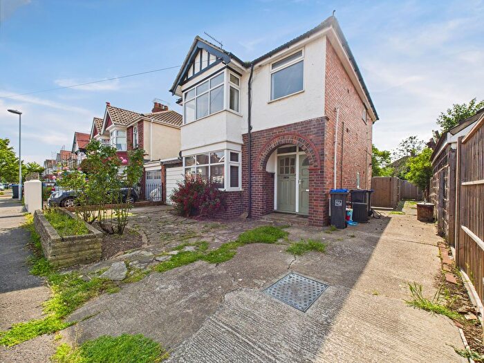 1 Bedroom Flat To Rent In Gannon Road, Worthing, BN11