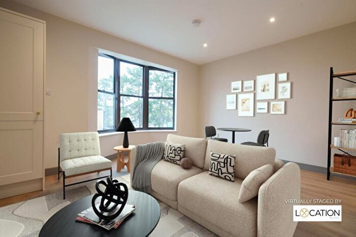 1 Bedroom Flat To Rent In Whitworth Corner House, Whitworth Road, GL7