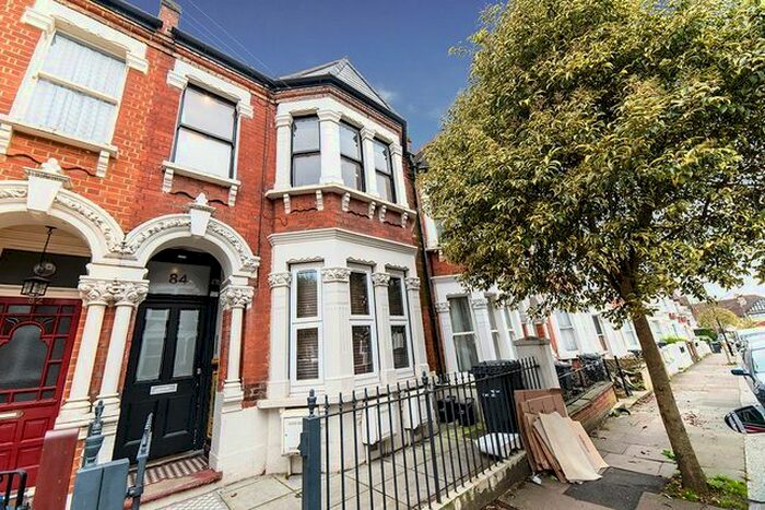 2 Bedroom Flat To Rent In Norfolk House Road, Streatham Hill, SW16