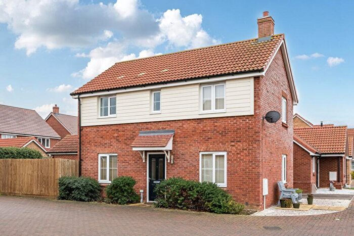 3 Bedroom Detached House For Sale In Huckle Close, Houghton Conquest, MK45