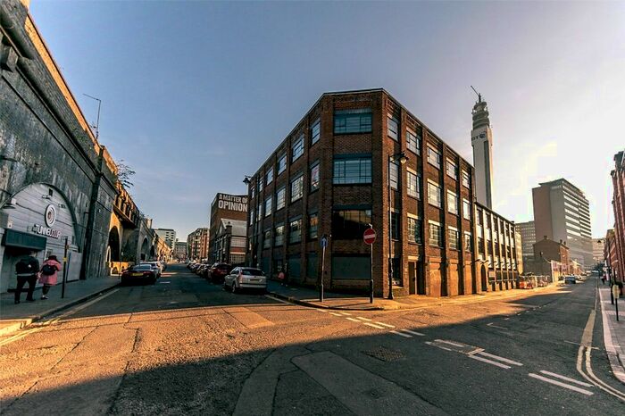 2 Bedroom Flat To Rent In Water Street, Birmingham, B3