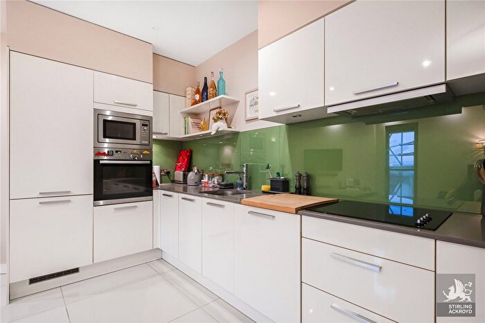 2 Bedroom Flat To Rent In Arthaus Apartments, Richmond Road, Hackney, London, E8
