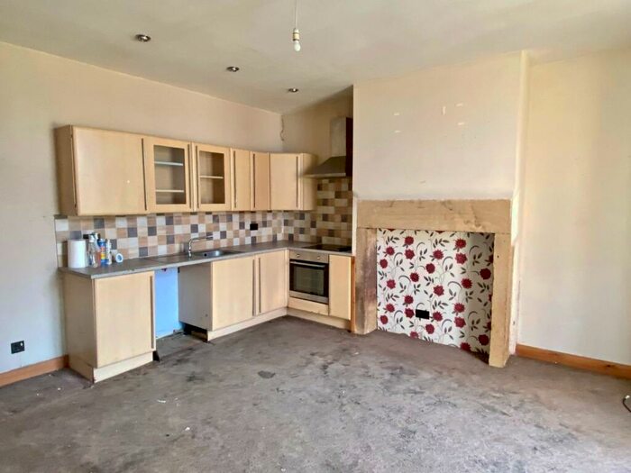 3 Bedroom Terraced House For Sale In Providence Street, Scholes, Cleckheaton, BD19