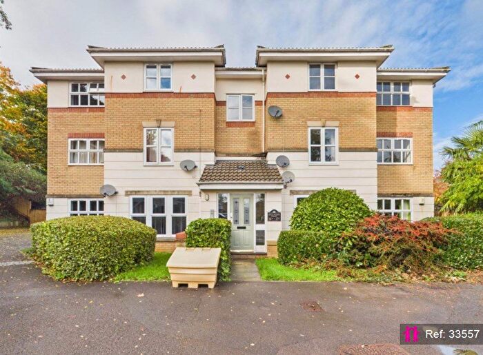 2 Bedroom Flat For Sale In De La Warre Court, Bristol, BS4
