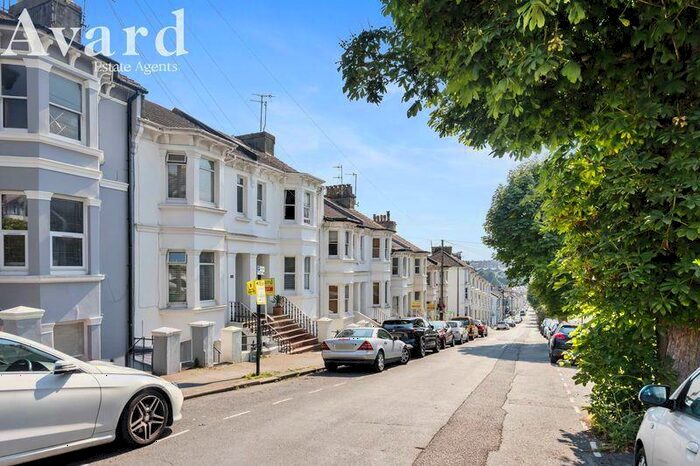 3 Bedroom Maisonette To Rent In Ditchling Rise, Brighton, BN1
