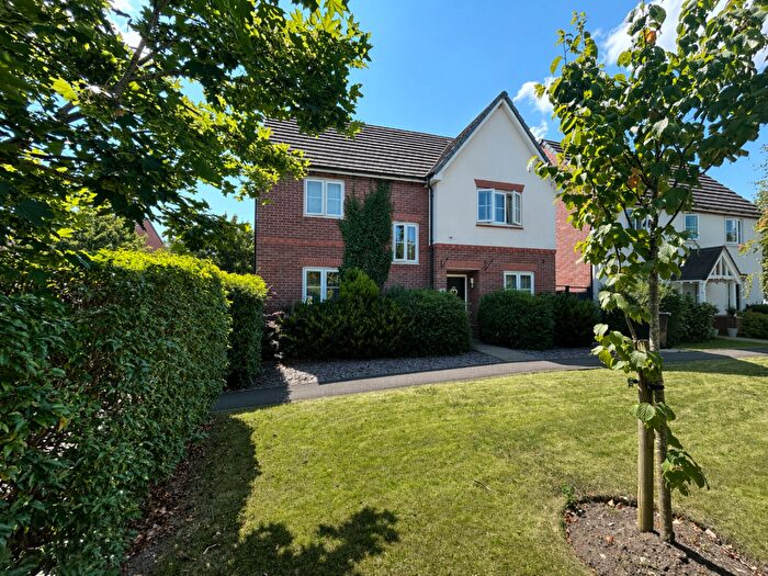 4 Bedroom Detached House For Sale In Medway Walk, Holmes Chapel, CW4