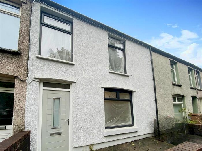 3 Bedroom Property To Rent In Nantgarw Road, Caerphilly, CF83