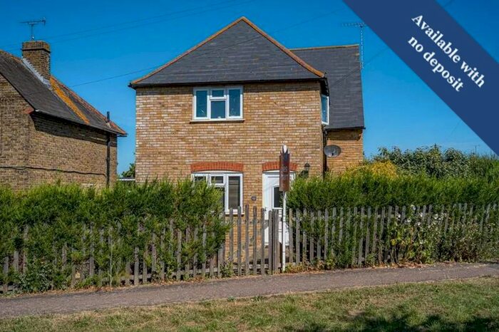 2 Bedroom Flat To Rent In Railway Avenue, Whitstable, CT5