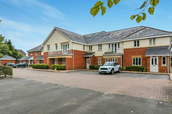 1 Bedroom Flat To Rent In Blackbird Mews, Loudwater, HP10