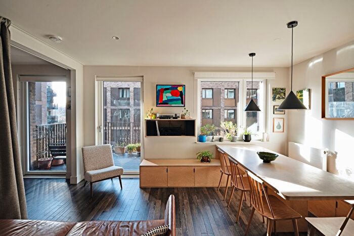 1 Bedroom Block Of Flats For Sale In Molten Court, London, SE14