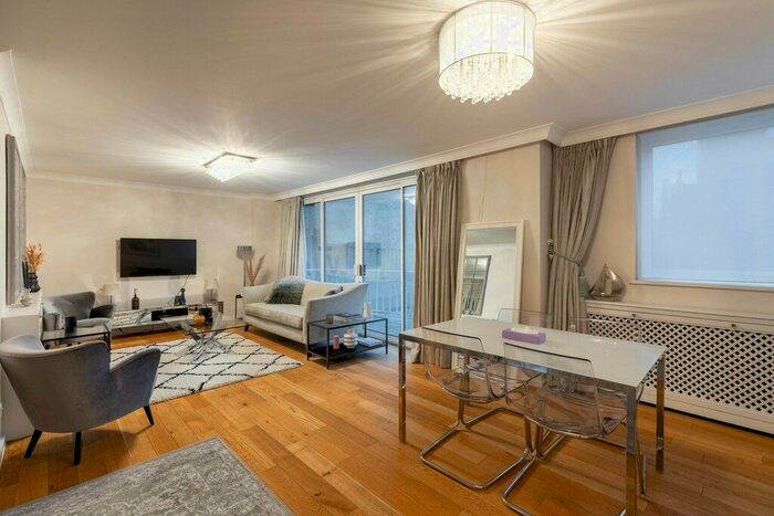 3 Bedroom Flat To Rent In Williams Mews, Knightsbridge, SW1X