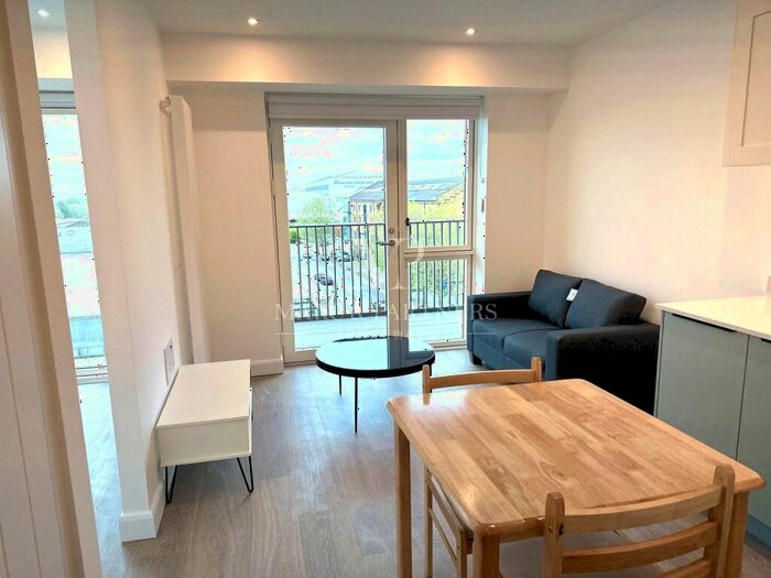 Apartment To Rent In Galleria Court, Western Gateway, London, E16
