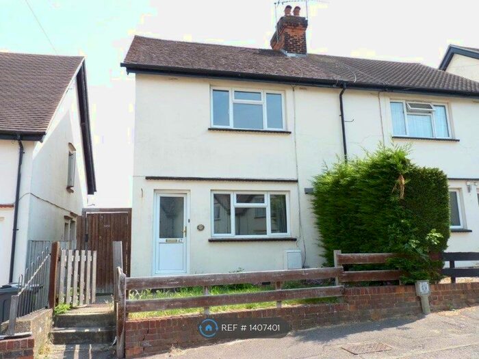 3 Bedroom Semi-Detached House To Rent In Ellis Avenue, Stevenage, SG1