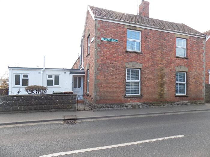 2 Bedroom End Of Terrace House To Rent In The Mead, Street, BA16