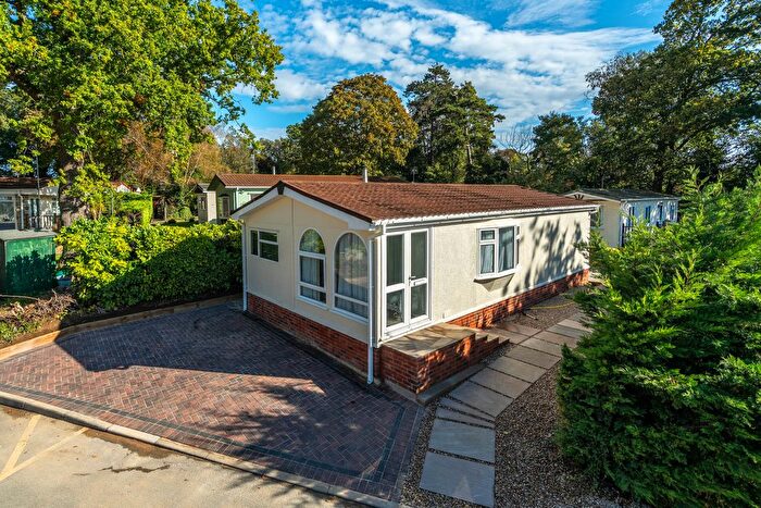2 Bedroom Mobile/park Home For Sale In Westgate Park, Sleaford, NG34