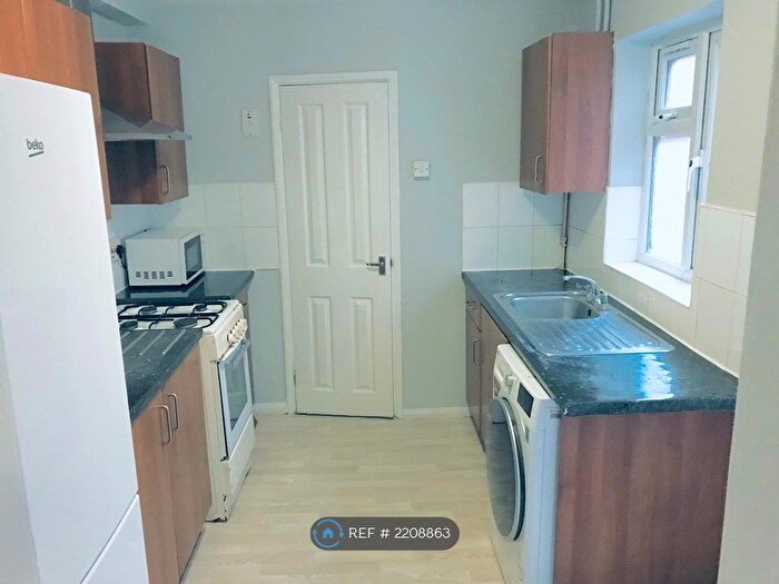 1 Bedroom Flat To Rent In Newport Road, Reading, RG1