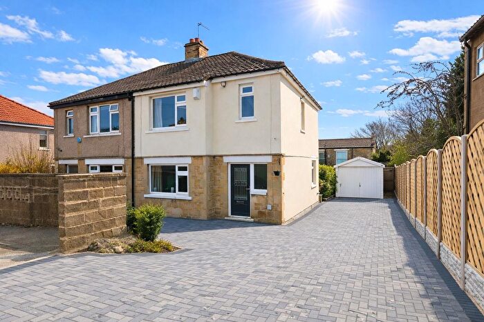 3 Bedroom Semi Detached House To Rent In Wood View Drive, Eccleshill, Bradford, BD2