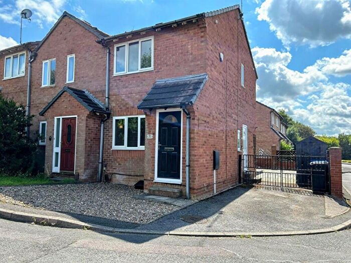 2 Bedroom Semi-Detached House To Rent In Wayside Court, S43