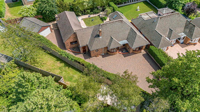 4 Bedroom Detached House For Sale In Lansdown Close, Cheltenham, GL51