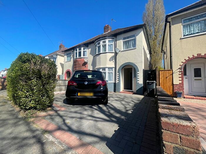 3 Bedroom Property To Rent In Davis Avenue, Tipton, DY4