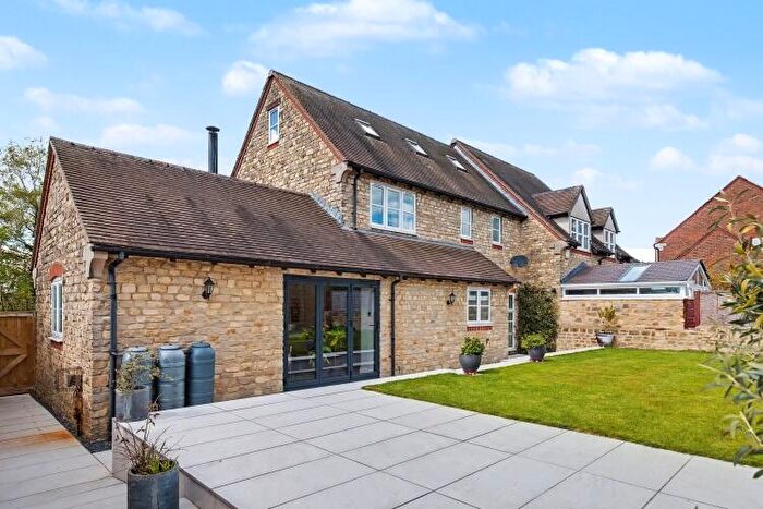 5 Bedroom Semi-Detached House To Rent In Fritwell, OX27