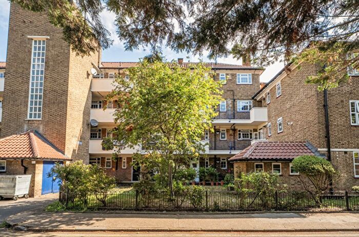 2 Bedroom Flat For Sale In London Road, Mitcham, CR4