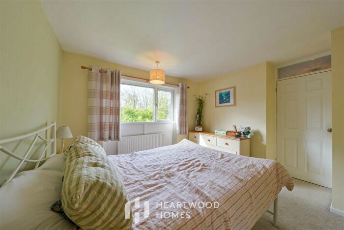 2 Bedroom End Of Terrace House For Sale In Canberra Close, St. Albans, AL3
