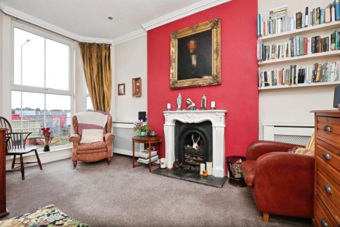 3 Bedroom End Of Terrace House For Sale In Thorpe Road, Norwich, NR1