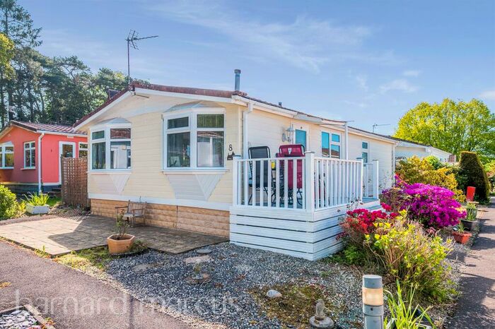 2 Bedroom Park Home For Sale In Blue Ridges Park, Ockley, Dorking, RH5