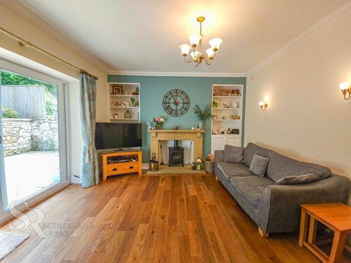 4 Bedroom Detached House For Sale In Spinnerbottom, Birch Vale, SK22