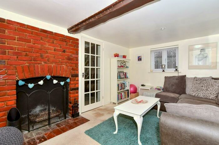 2 Bedroom End Of Terrace House For Sale In Kettle Lane, East Farleigh, Maidstone, Kent, ME15