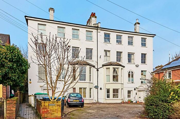 3 Bedroom Flat To Rent In Palace Square, London, SE19