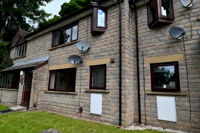 2 Bedroom Flat To Rent In Bolton Grange, Yeadon, Leeds, LS19
